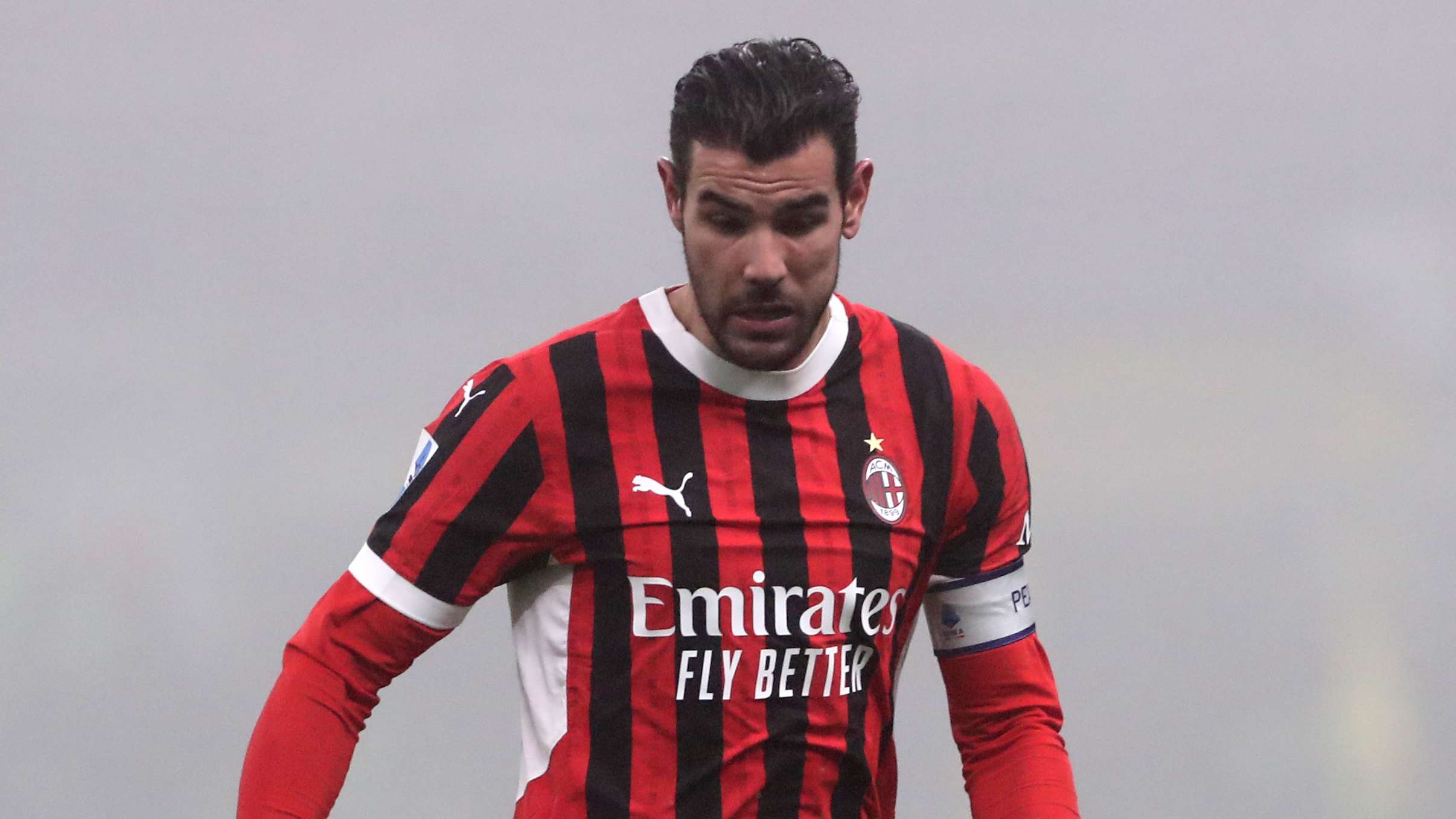 B费郑重声明勿借我之名抨击C罗呼吁理性讨论足球话题